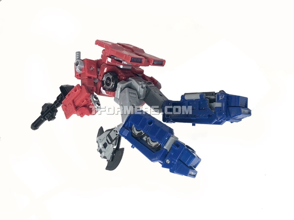 Review Siege Optimus Prime Voyager War For Cybertron  (29 of 45)